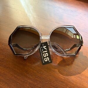 KISS Oversized Gray Smoky Ombre Geometric Hexagon Sunglasses Retro 70s Style